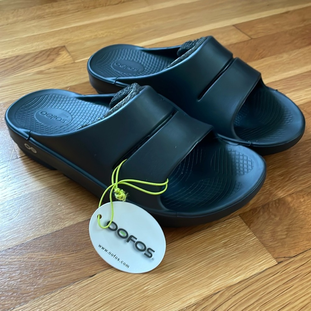 Unisex Oofos Ooahh Slide New With Tags